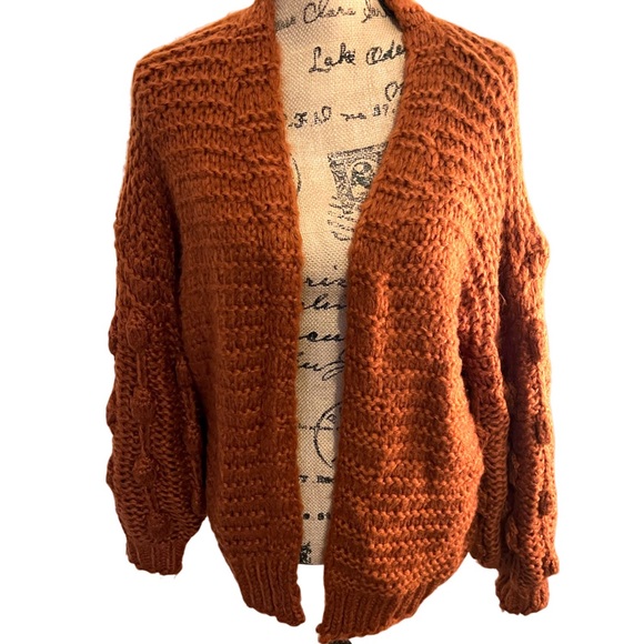 Popcorn sleeve sweater - Picture 7 of 9